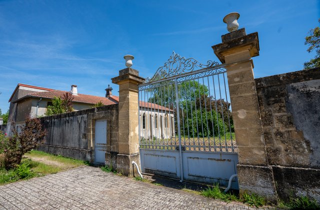 Chateau et chapelle de Coin sur seille
