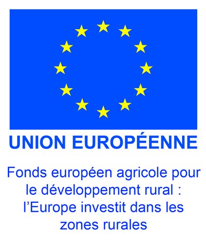 Logo FEADER - drapeau européen (étoiles en cercles sur fond bleu). Ecrit en dessous : Fonds européen agricole pour le développement rural : l'Europe investit dans les zones rural